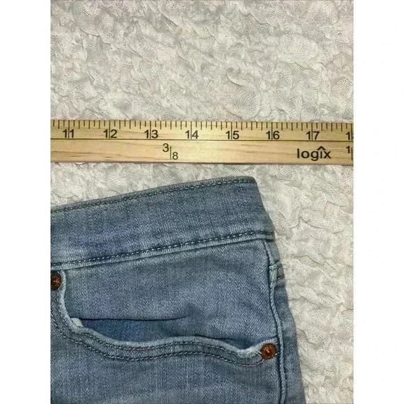 Levis High Rise Cut Off Denim Jean Shorts Light Wash Frayed Hem Sz 32 stretch - Picture 4 of 9